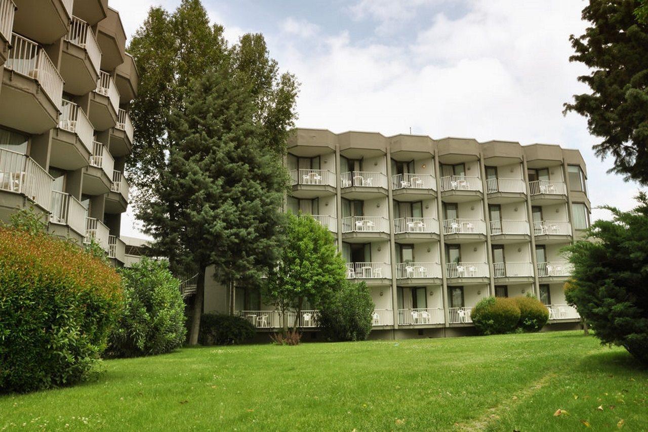 Atakoey Marina Hotel Istanbul Exterior photo