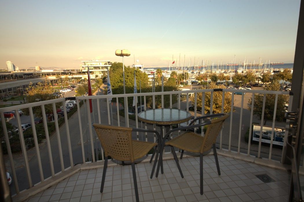Atakoey Marina Hotel Istanbul Exterior photo